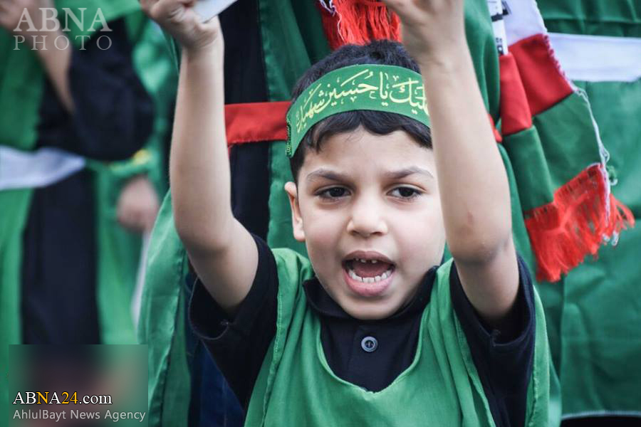 Photos: Saudi Shia children mourning for Imam Hussain (A) 