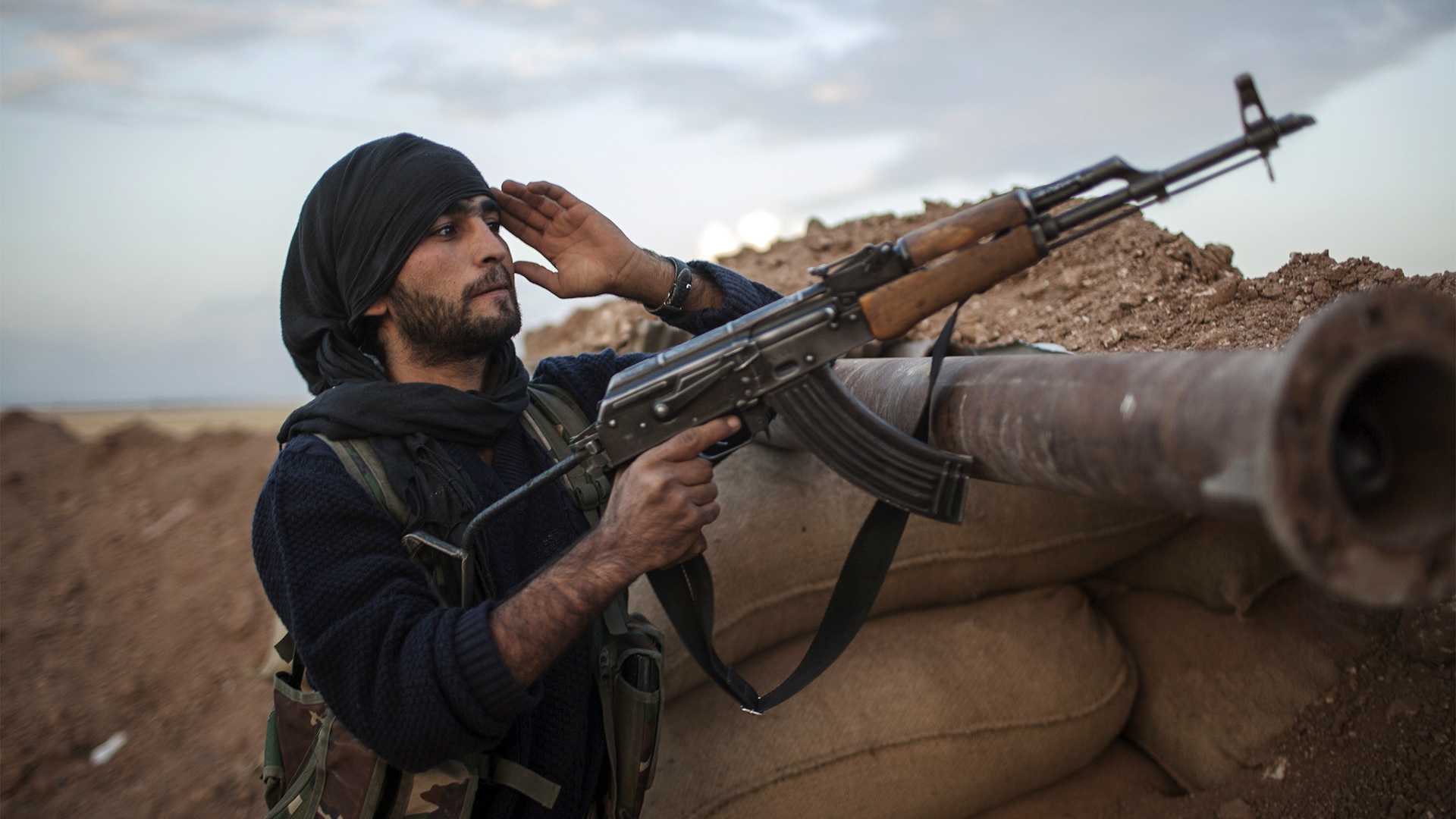 “Centenares de Terroristas se Rinden Ante los Nuevos Triunfos Militares del Ejército Árabe Sirio” 