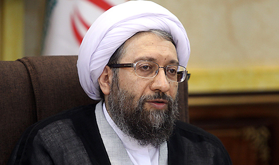 آملي لاریجاني: معظم التهجم علی ایران في مجال حقوق الانسان "مسیس"