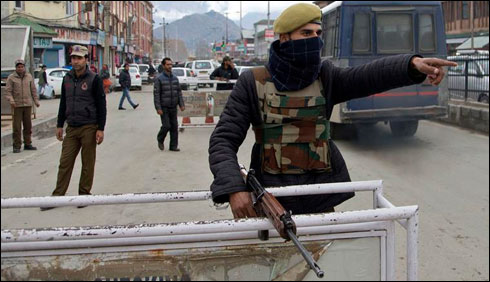 مودی کی مقبوضہ کشمیر آمد پر وادی فوجی چھاؤنی میں تبدیل