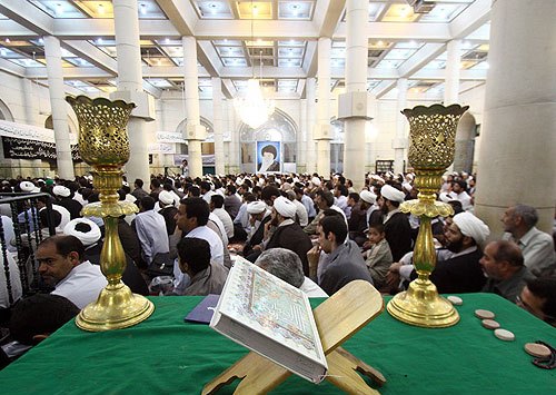 بزرگ علما اور مراجع کی شرکت سے قم میں شہدا منی کی مجلس ترحیم منعقد ہوئی 