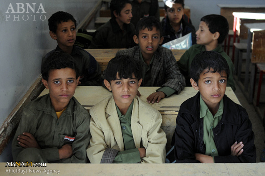 Photos: Yemen started its new school year under Saudi-led coalition attacks