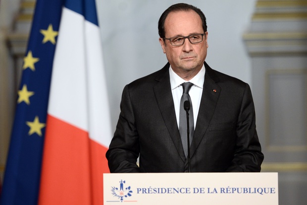 El Inesperado Apoyo de Hollande a la Transición en Siria y a los Bombardeos Rusos Desencadena el Ataque del DAESH en París