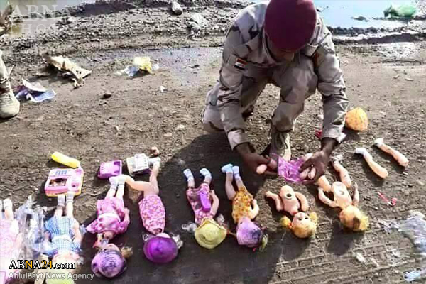 زائرین کربلا کے راستے میں دھماکہ خیز مواد والے کھلونوں کا انکشاف+ تصاویر