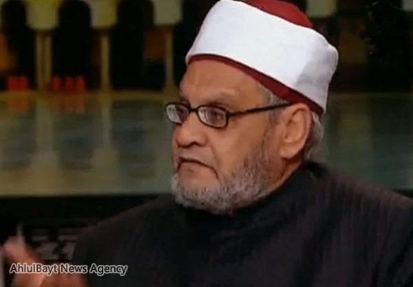 أحمد كريمة يصف ارهابيي داعش بالكفار ويقول انه يخالف الأزهر في رأيه