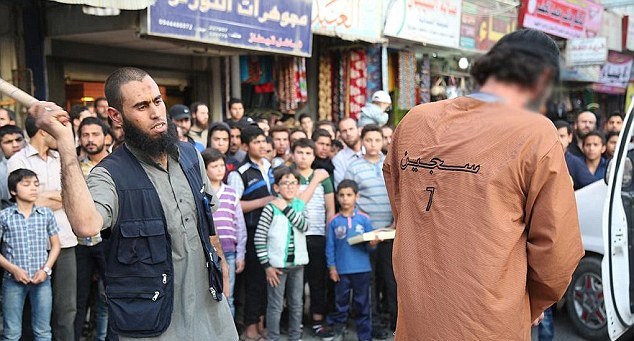 جماعة "داعش" الارهابية:  15 دولارا عوضا عن كل جلدة