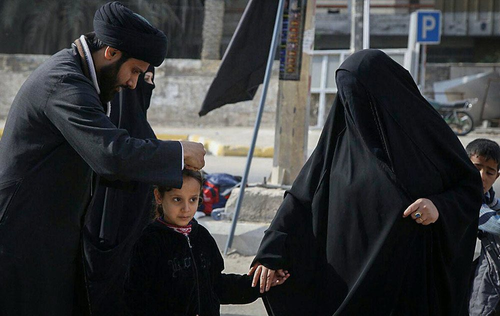 اربعین حسینی کے زائرین کا جوش و خروش اپنے عروج پر + تصاویر 