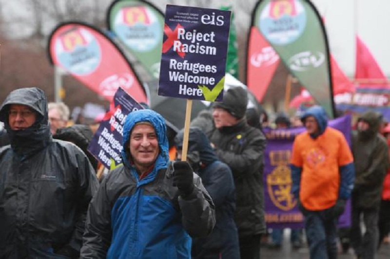 Hundreds march to send message: refugees welcome in Scotland