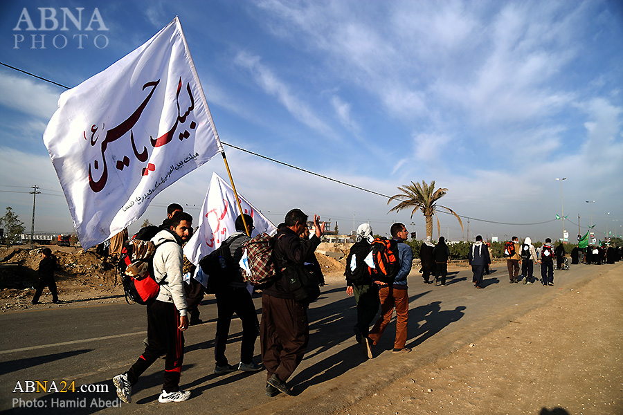 Photos: Iranian Politicians Join Arbaeen Pilgrims Walking to Karbala