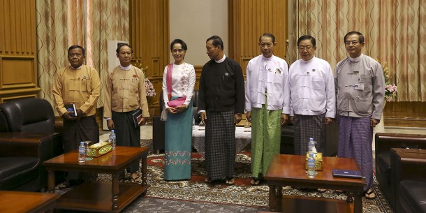 ႏုိင္ေပမဲ့ လက္ခုပ္မတီးႏုိင္ေသးတဲ့ ျပည္သူေတြ