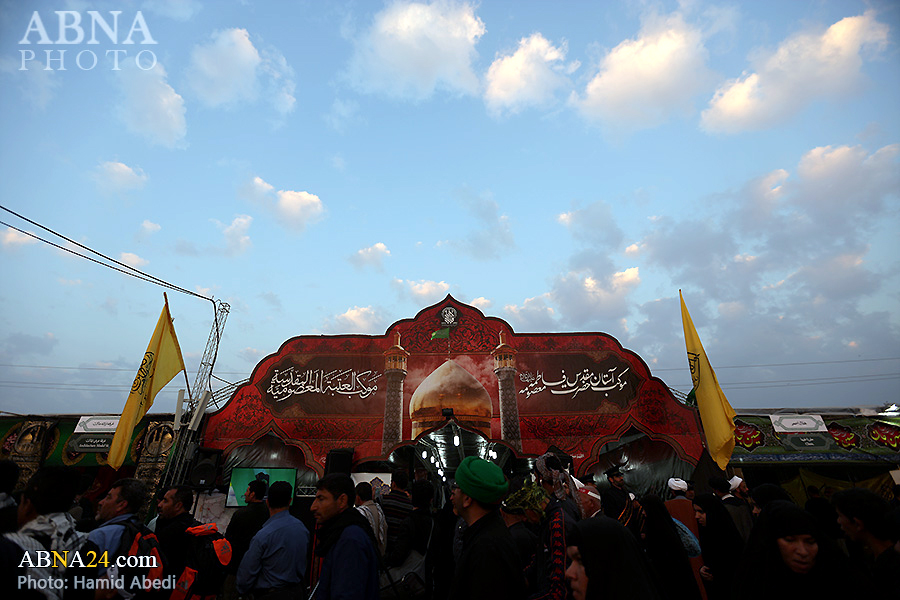 تقرير مصور / خدمات ثقافية يقدمها موكب السيدة المعصومة (ع) لزوار أربعينية الامام الحسين (ع)