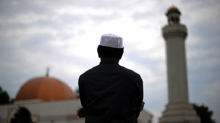 US Democratic deputies call to join Muslims in prayer at Virginia mosque