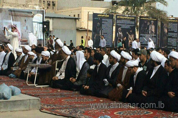 صلاة حاشدة بالقطيف رفضاً لاحكام الاعدام بحق آية الله النمر
