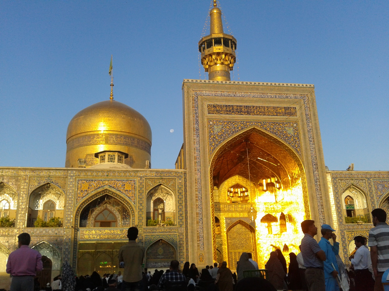 ڈھائی ملین سے زیادہ زائرین مشہد مقدس پہنچ گئے