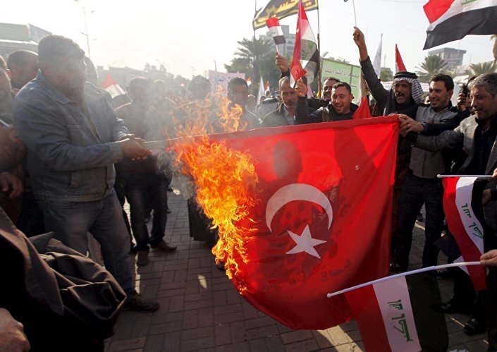 Bağdat'ta 'Türkiye, askerini geri çeksin' protestosu