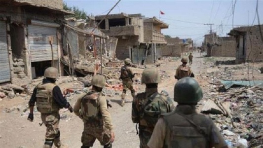 پاکستان؛ خیبر ایجنسی میں دھشتگردوں کے ٹھکانوں پر بمباری