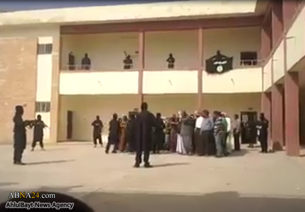 فيديو/ مشهد مؤلم داعش يفصل النساء عن الرجال بقوة السلاح لسبيهن