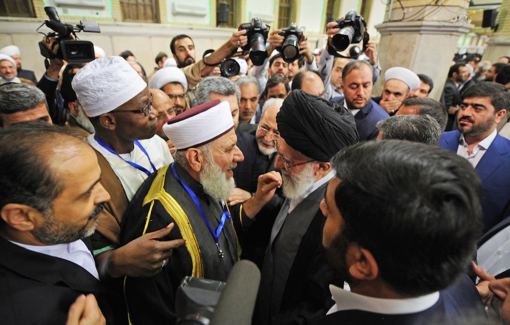 Photos: Imam Khamenei receives participants of Intl. Islamic Unity Confab