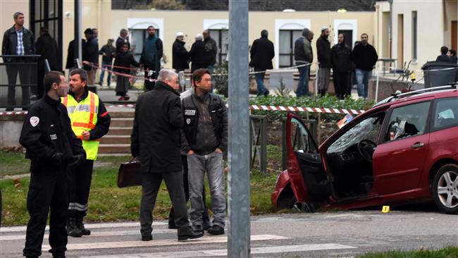 French soldiers fire on car attacker outside mosque