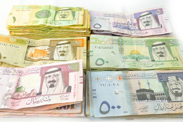 Saudi Riyal Falls Sharply after Cutting Ties with Iran