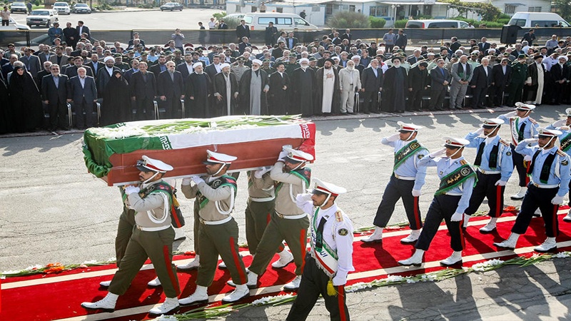 سانحہ منا میں شہید ہونے والے تیرہ ایرانی حاجیوں کے جنازے تہران منتقل
