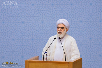 اختري: قائد الثورة كالإمام الراحل أبطل مؤامرات الأعداء