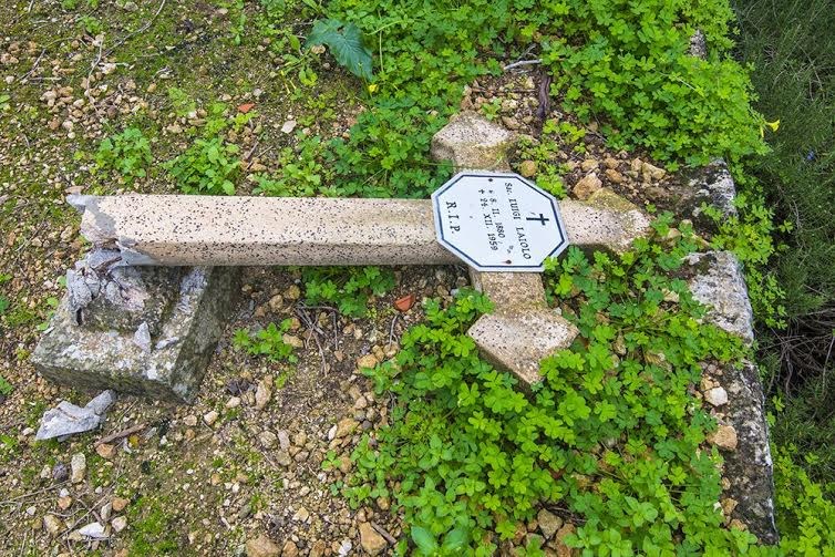 Extremist Jewish settlers desecrate Christian cemetery in Occupied Jerusalem 