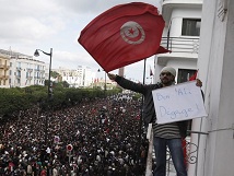 Des milliers de Tunisiens célèbrent le 5e anniversaire de la révolution    