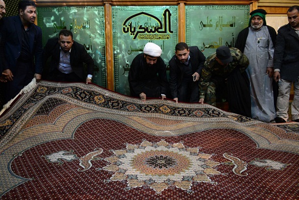 السجاد‬ الفاخر يكسوا حرم العسكريين المطهر + الصور