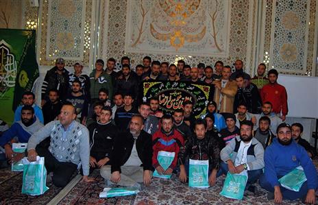 Yemeni warriors, wounded attend in Razavi Holy Shrine 