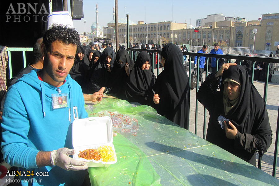 تقرير مصور / توزيع الطعام في وفاة السيدة المعصومة بقم المقدسة