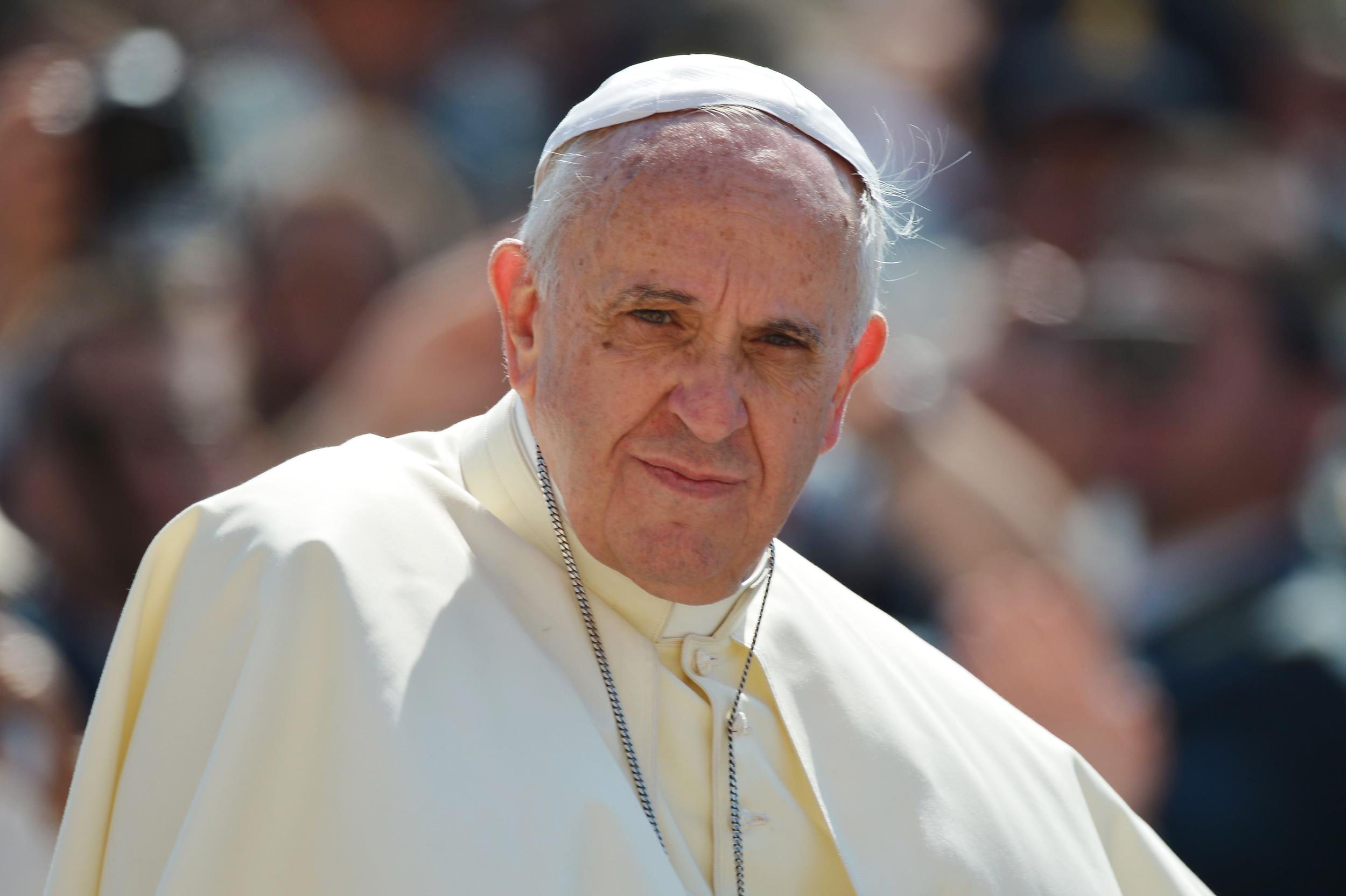 Italian Muslims invite Pope Francis to visit Rome's Grand Mosque