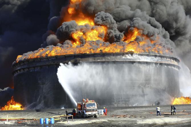 ISIS Terrorists Attack Libyan Oil Terminal / Photos