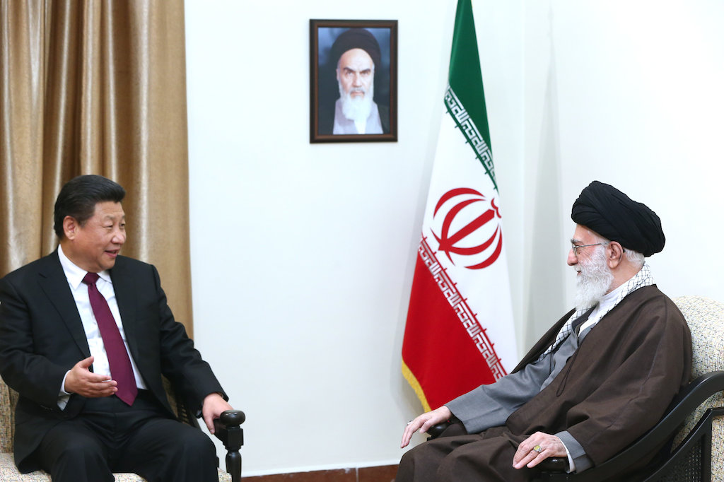 Photos: Imam Khamenei receives Chinese president