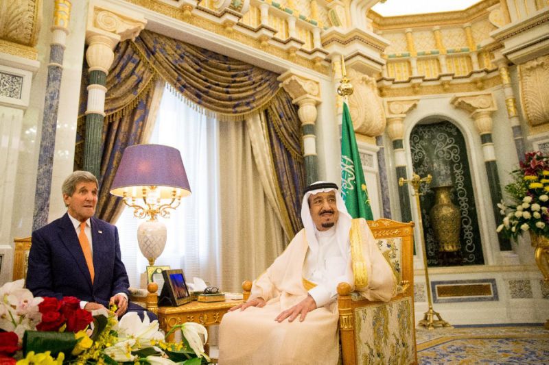 “Kerry y el rey saudí  Abordaron las Tensiones con Teherán en Riad” 