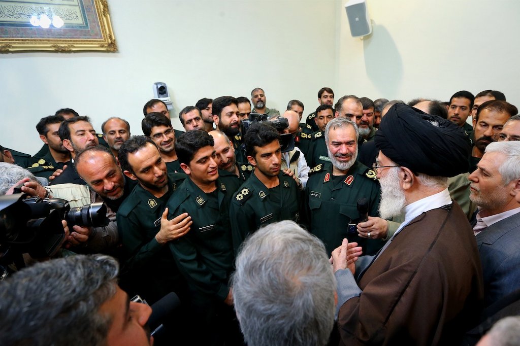 Photos: Imam Khamenei meet with IRGC staff who seized transgressing US sailors