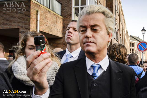 Radical Dutch MP stirs anger in anti-Islam 'pepper spray' rally / Photos