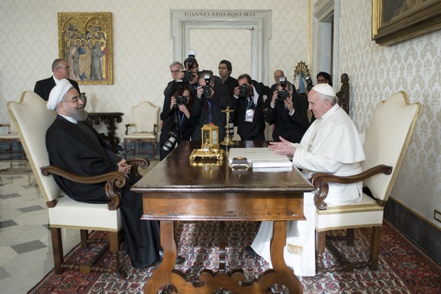 Iranian President Rouhani meets Pope Francis at Vatican