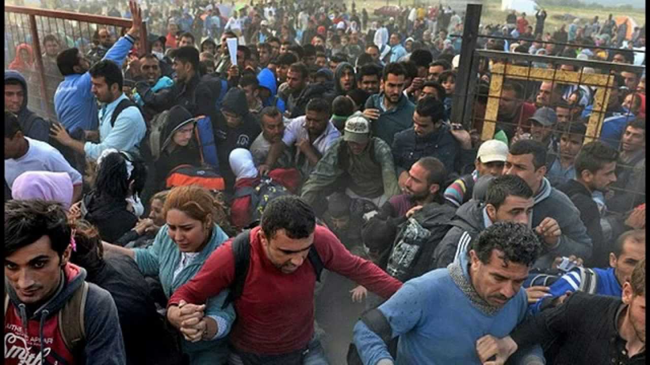 “El Desplome del Petróleo Provocará Mil Millones de Refugiados de África y Oriente Medio hacia Europa”