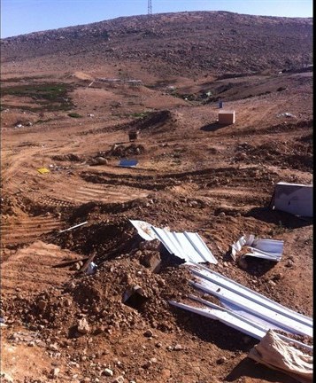 Israel destroys Palestinian mosque in Negev, issues mass demolition order in Nablus