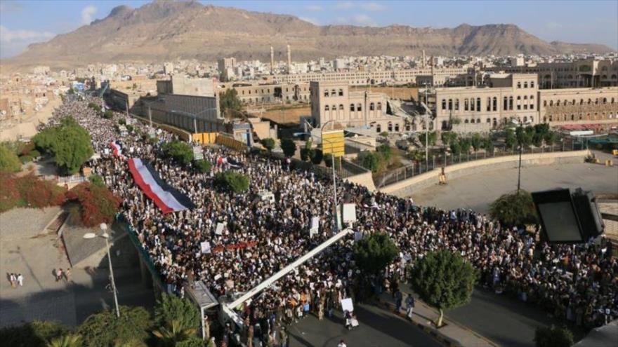“Masiva Manifestación en Yemen Contra el Genocidio Imperialista de EEUU y Arabia Saudí”
