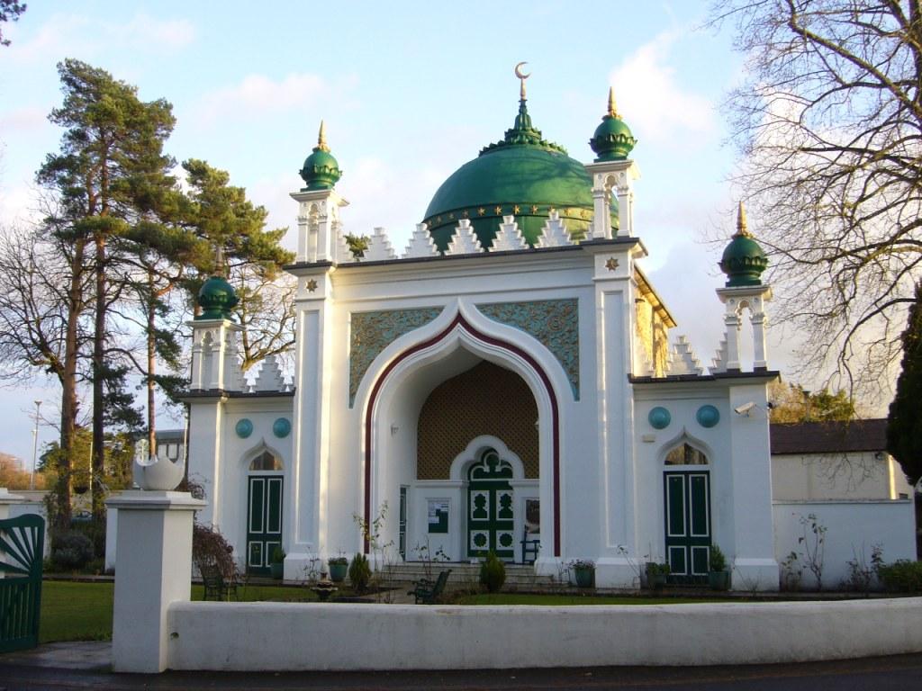 Mosques across UK plans to open their doors to public to tackle Islamophobia