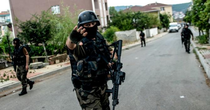 شرطة إسطنبول تقتل شخصا ـ ظناـ انه انتحاري!