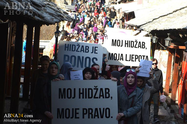 Protesti u BiH zbog zabrane hidžaba (+ fotografije)