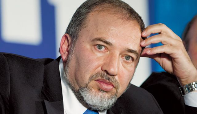 “Lieberman ha Vuelto a Exigir al Régimen Sionista que Asesinen a los Líderes de la Resistencia de Palestina” 