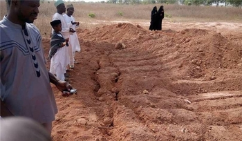 Sadis! Tentara Nigeria Bakar Jenasah Warga Muslim Zaria Sebelum Dikubur Massal