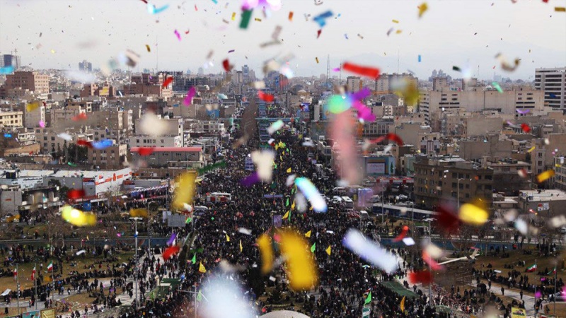 ایران میں انقلاب اسلامی کی سالگرہ کا قومی جوش و خروش کے ساتھ انعقاد