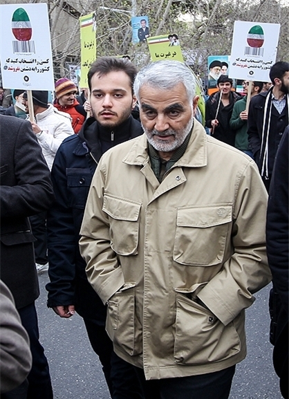 تصویری رپورٹ: صدر روحانی اور جنرل قاسم سلیمانی کی انقلاب اسلامی کی سالگرہ کے جلوسوں میں شرکت