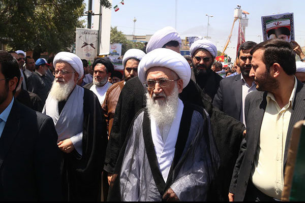 قم؛ انقلاب اسلامی کی سالگرہ پر نکالی گئیں ریلیوں میں مراجع تقلید کی شرکت+ تصاویر