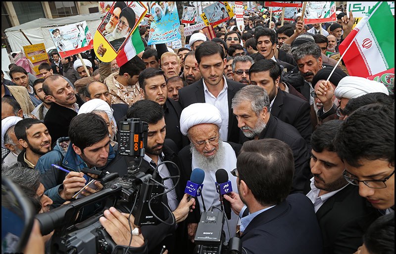 Ayatollah Makarem: Government officials must strive to solve the people problems